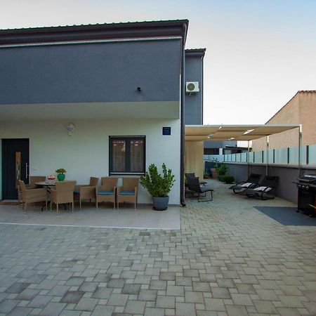 Apartman Nebo Pula Bagian luar foto