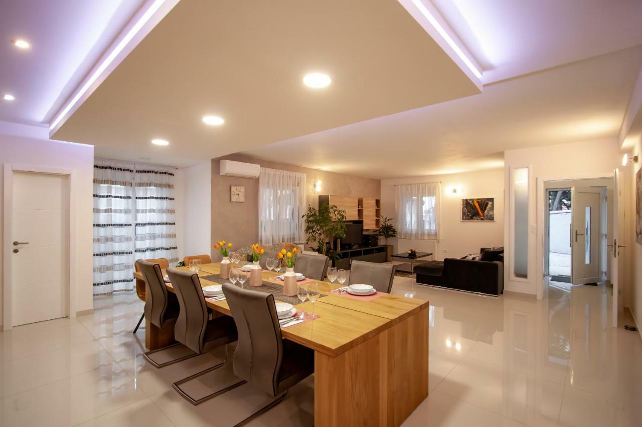 Apartman Nebo Pula Bagian luar foto