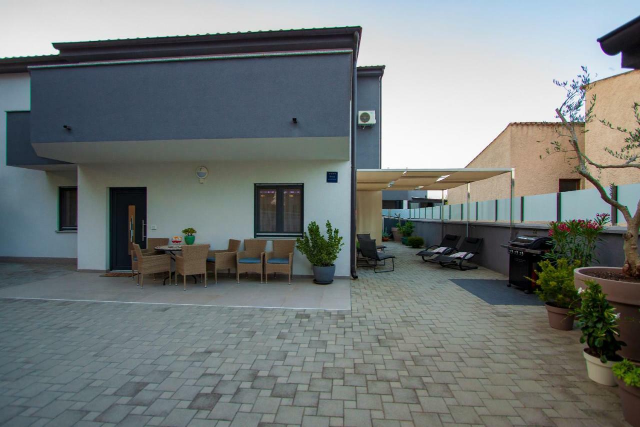 Apartman Nebo Pula Bagian luar foto