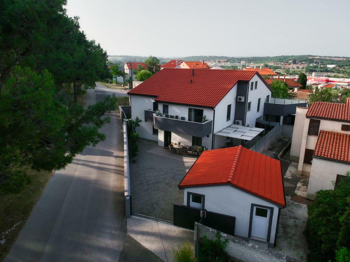 Apartman Nebo Pula Bagian luar foto