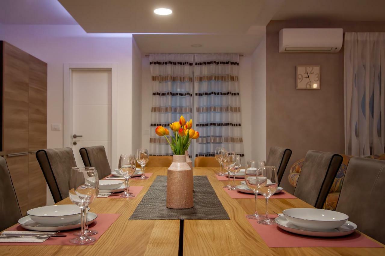 Apartman Nebo Pula Bagian luar foto
